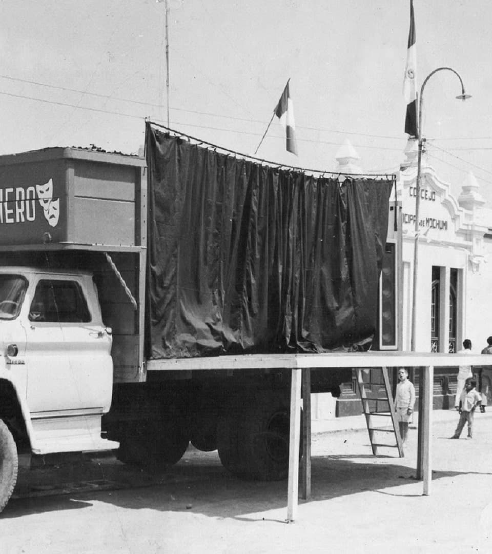 Política en la escena teatral. Cincuenta años después